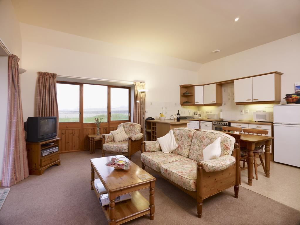 Carden Holiday Cottages - Elgin Crook of Alves Номер фото